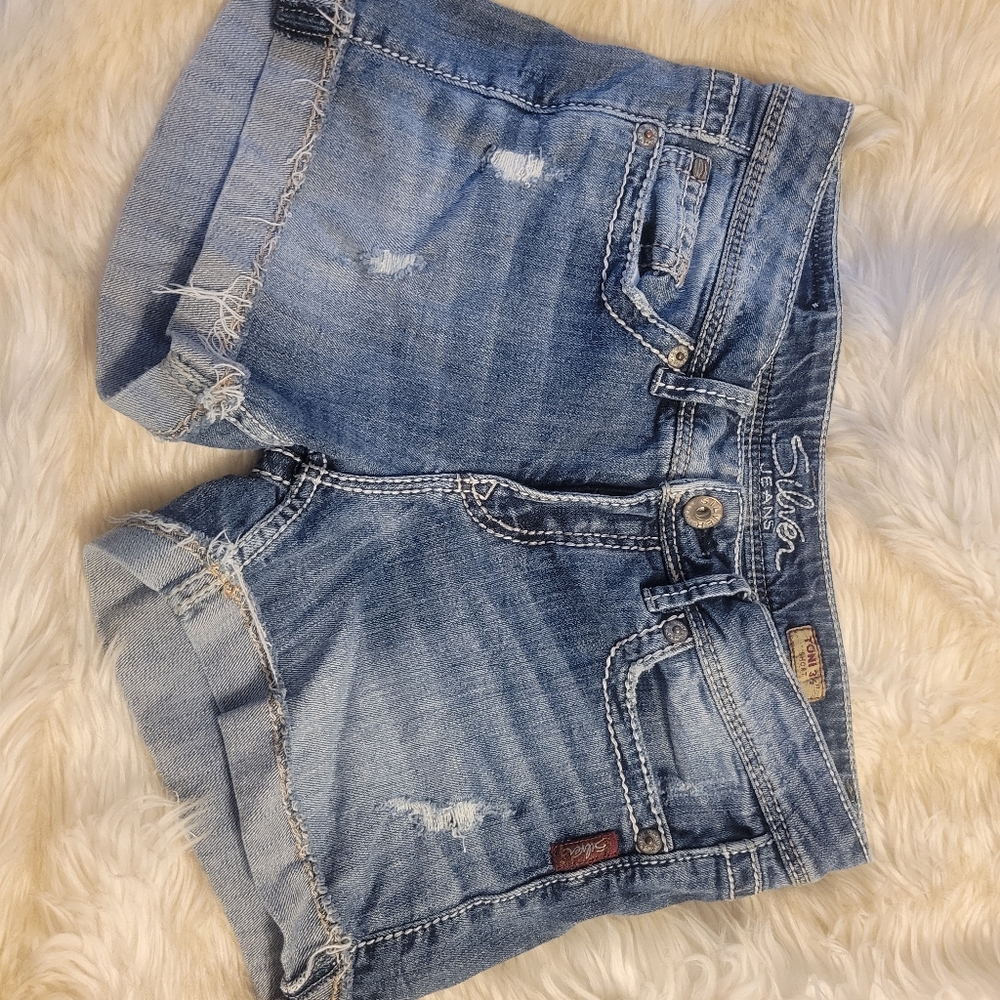 29 Silver Jean's shorts. 3½ in